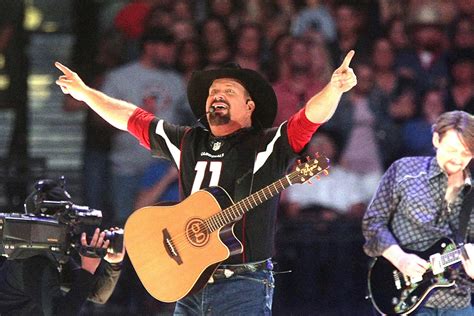 Garth Brooks Shares 'Love Affair' With Minneapolis Over the Years