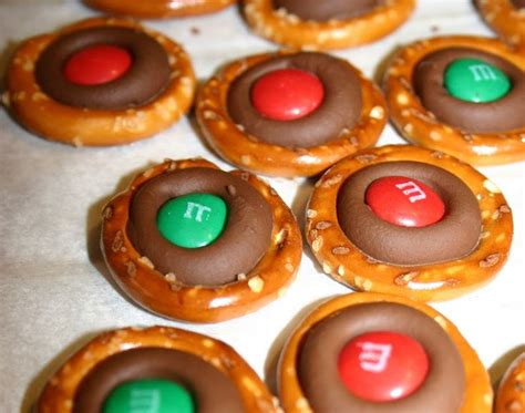 Pretzel Kiss Cookies Christmas Candy Recipes Christmas Baking Recipes Kiss Cookies