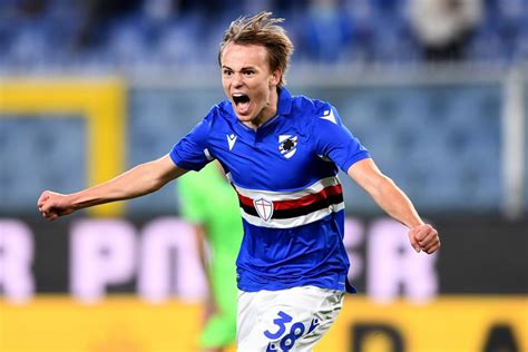 Sampdoria Midfielder Mikkel Damsgaard Inter S Christian Eriksen One