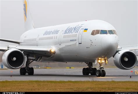 UR AAJ Boeing 767 33A ER AeroSvit Ukrainian Airlines Pawel