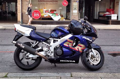 Cbr Rr Sc Honda Sport Bikes Honda Motorcycles Honda Fireblade