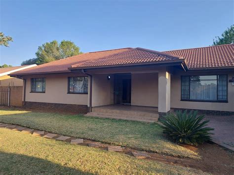 3 Bedroom House For Sale In Vaalpark P24 113433891