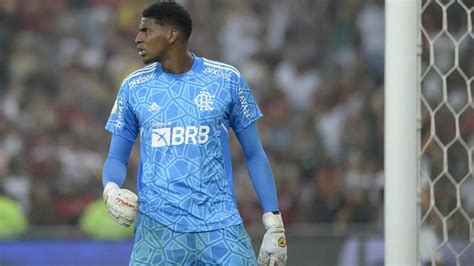 Vit Ria Avan A Em Negocia O Por Goleiro Ex Flamengo