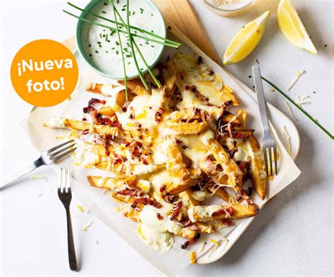 Patatas Fritas Con Beicon Y Queso Bacon Cheese Fries Y Salsa Ranchera