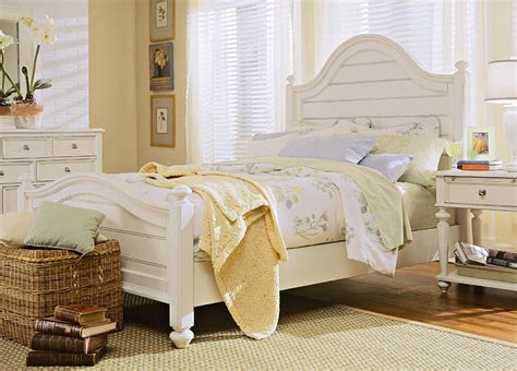 Decorating A White Bedroom With White Furniture - Furniture Walls