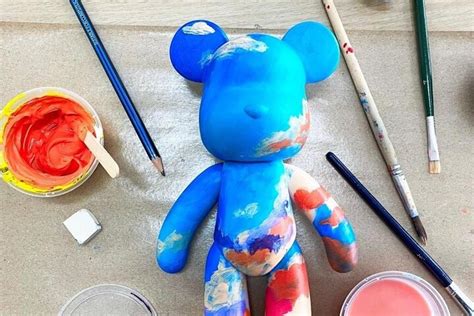 acrylic pour bear workshop beginner guide