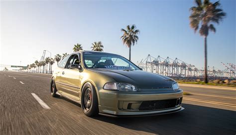 This Epic 1994 Honda Civic Hatchback Mixes Old School And New Cool