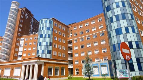 Cae Un Ni O De A Os Desde Una Ventana De Un Tercer Piso En Sestao