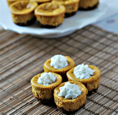 Mini Pumpkin Cheesecakes With Ginger Snap Crust Beautyfromburnttoast Recipe Mini Pumpkin