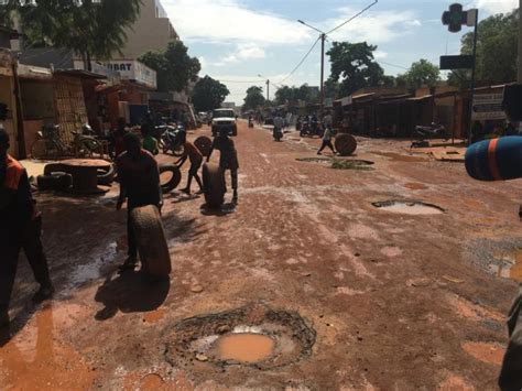 Burkina Faso Des Habitants Protestent Contre La D Gradation De L