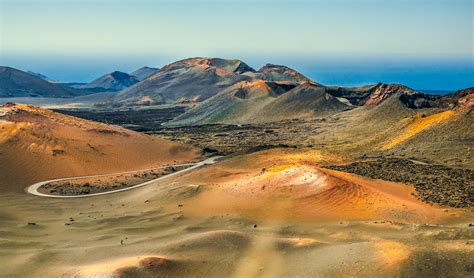 Lanzarote volcano full-day guided tour | musement