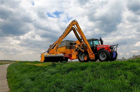 Herder Ecochopper Is An Innovative Mower With A Built In Shredding Unit