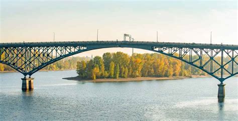 12 ICONIC Bridges of Portland, Oregon (With Facts & Photos)