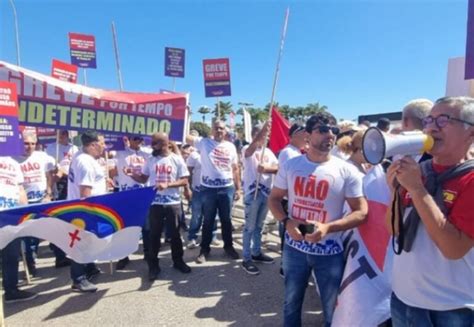 Metrovi Rios De Pernambuco Protestam Em Bras Lia Pela Retirada Da Cbtu