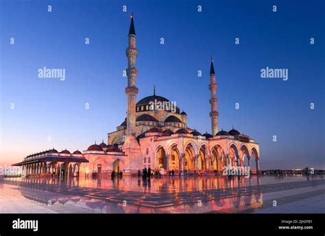 Beautiful View Of Sharjah Grand Mosque During The Sharjah Light