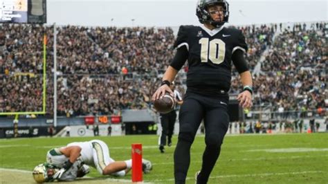 UCF defeats USF in ALL-TIME THRILLER! - YouTube