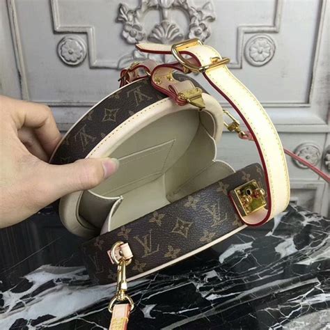 Bolsa Louis Vuitton Petite Boite Chapeau M