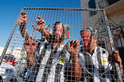 Palestinian Prisoners End Mass Hunger Strike After Securing Concessions Ibtimes Uk