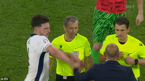 Revealed What Declan Rice Said To Slovakia Manager Francesco Calzona