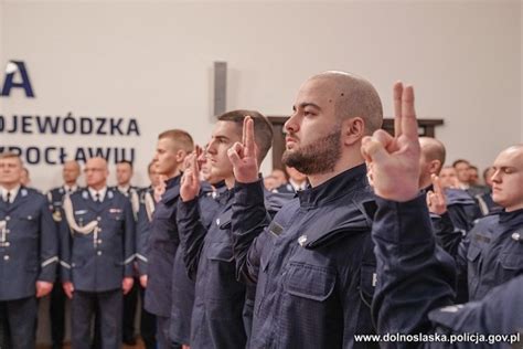 Oto nowi policjanci i policjantki na Dolnym Śląsku Właśnie złożyli