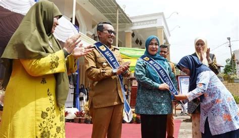 Bupati Dan Ketua Tim Penggerak Pkk Tanah Datar Dinobatkan Sebagai Bapak