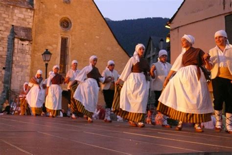 Folklore Aranes 7 Val d Aran Era esséncia des Pirenèus Flickr