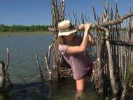 Naked Julie Andrieu in Fourchette et sac à dos