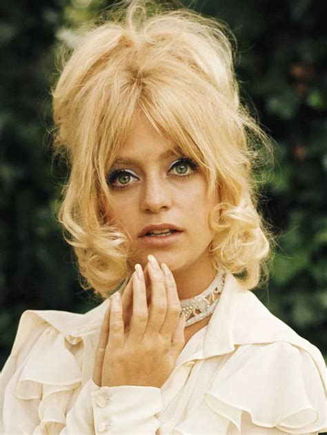 20 Chic 70s Hairstyles That Will Always Be In Style 70s Hair 70 Hairstyles Disco Hair