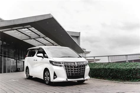 Nikmati Kenyamanan Maksimal Dengan Toyota Alphard Cicilan Ringan