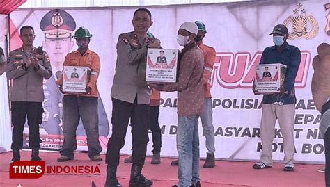 Kapolda Kaltim Bagikan 1000 Paket Sembako Untuk Warga Terdampak