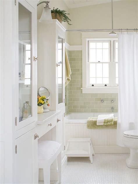 16 Simple and Airy Cottage Bathroom Ideas