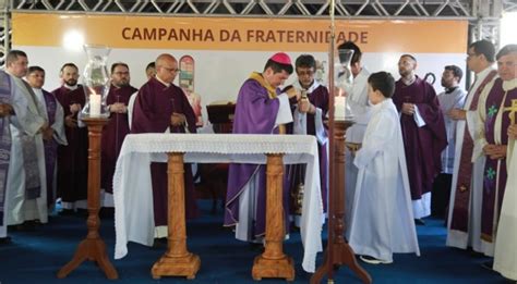 Catolicismo Arcebispo De Olinda E Recife Celebra Missa Que Abre