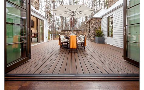 Trex Transcend Decking In Spiced Rum Tastefully Modern Decks With Elegant Materials For