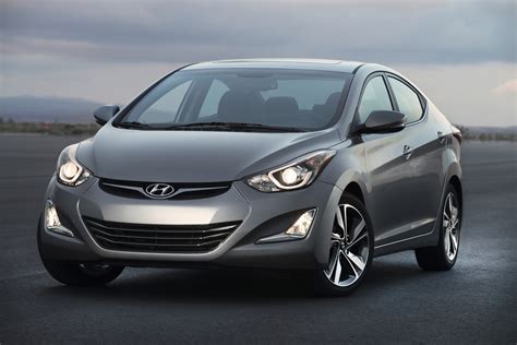 Hyundai Elantra Review Ratings Specs Prices And Photos The