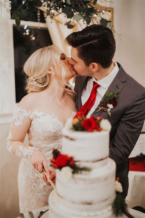 Naked Christmas Cake Winter Wedding Wedding Bride