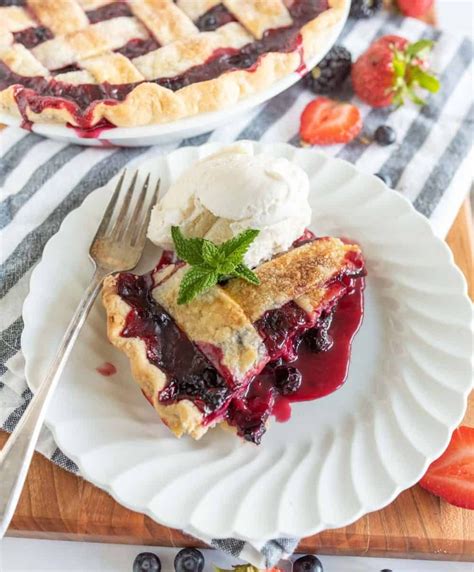 How To Make Mixed Berry Pie With Fresh Or Frozen Berries Artofit