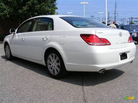 Blizzard White Pearl Toyota Avalon Limited Photo