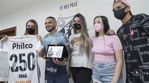 Pará recebe homenagem após completar 250 jogos pelo Santos Quero