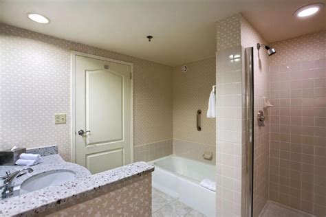 16 BEST Oak Brook Hotels with Jacuzzi in Room ️ 2025