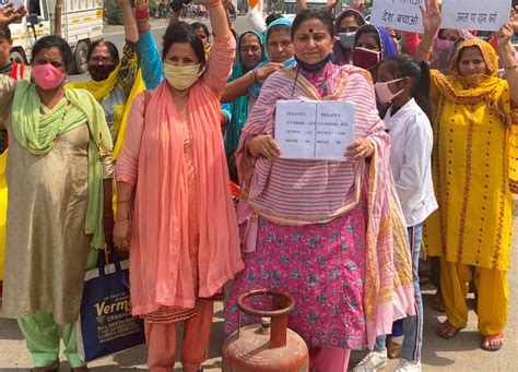 Mahila Cong Protests Against BJP Govt Daily Excelsior