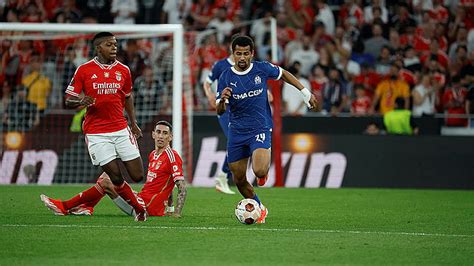 LOM Sincline Contre Benfica 2 1 Mais Reste Dans Le Coup Avant Le