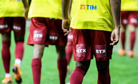 Jogo contra o Cruzeiro marcou início de parceria entre Fluminense e STX