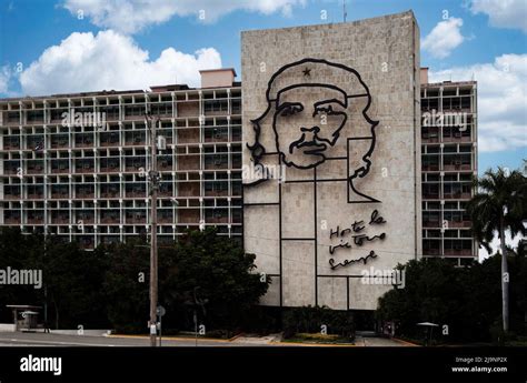 Image Of Che Guevara On The Facade Of The Ministry Of The Interior