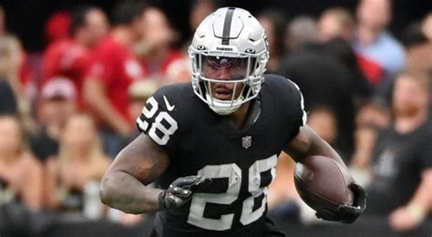 Ap Source Raiders Place Franchise Tag On All Pro Rb Josh Jacobs