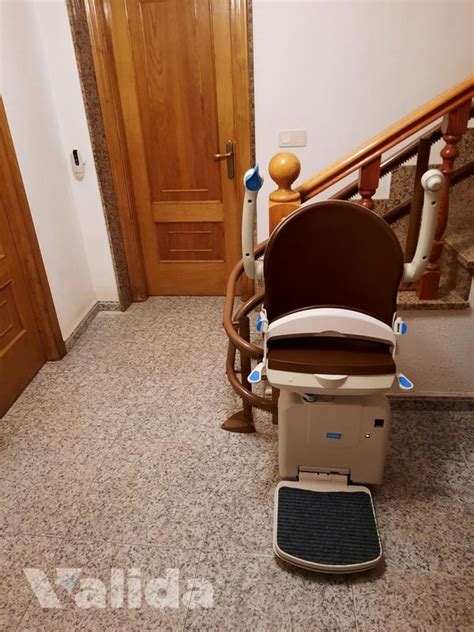 Silla salvaescaleras SOCIUS para rellanos intermedios en Riós