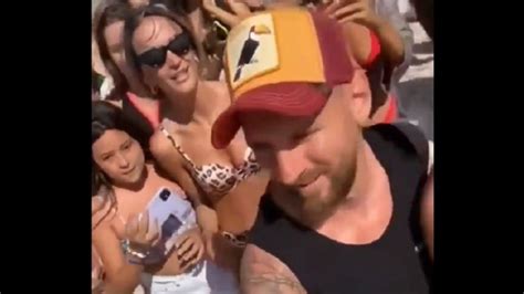 Video Ni En Sus Vacaciones Lionel Messi Desata La Locura En Ibiza