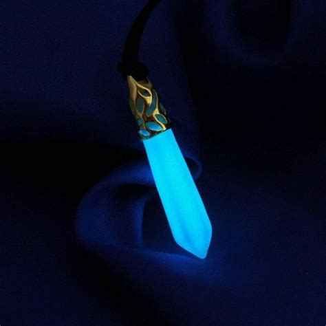 Pin By Ethmellie On Soul Calibur Glow Jewelry Crystal Necklace