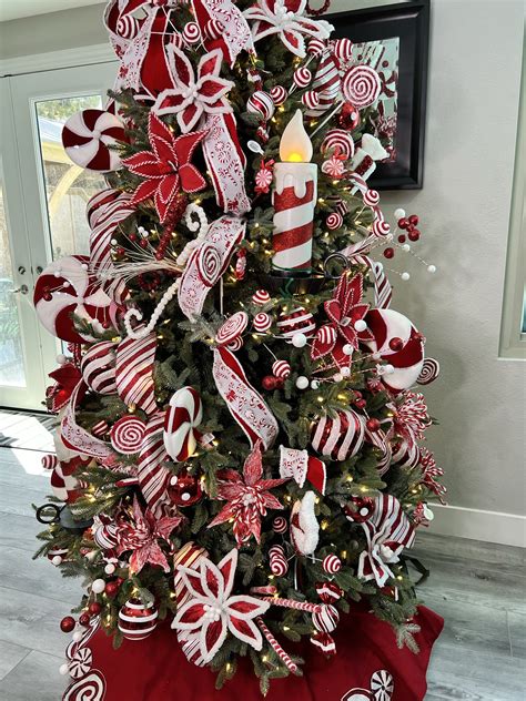 Centerpieces With Candy Cane Theme