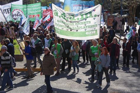 Docentes Universitarios Vuelven Con Clases P Blicas Y Paro En Reclamo