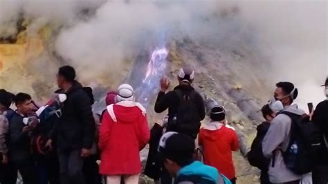 Aktivitas Vulkanik Menurun Taman Wisata Alam Kawah Ijen Dibuka Kembali